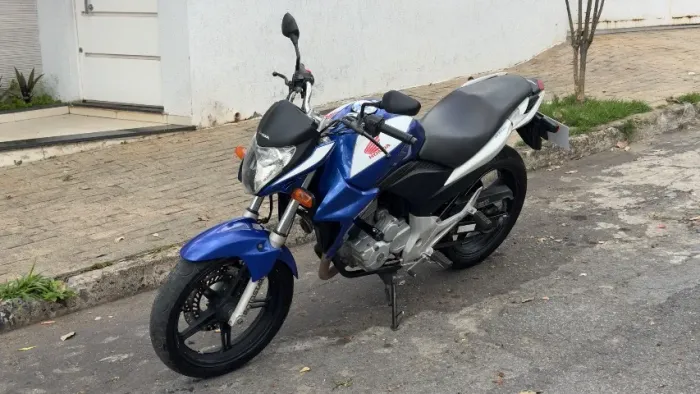 HONDA CB 300R