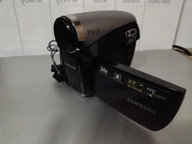 filmadora Samsung Digital Cam Mini DV. Acompanha bolsa, carregador e cabos.