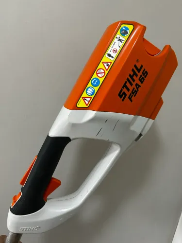 Roçadeira Stihl FSA 65 a bateria
