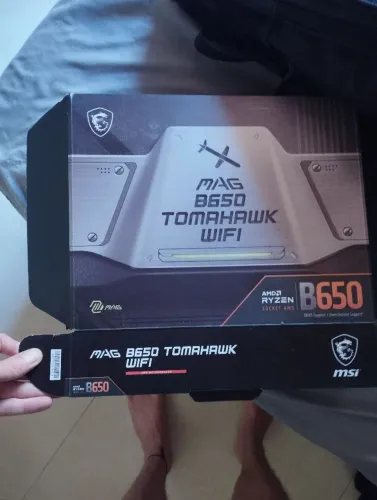 placa-mãe MSI MAG B650 TOMAHAWK WIFI. 