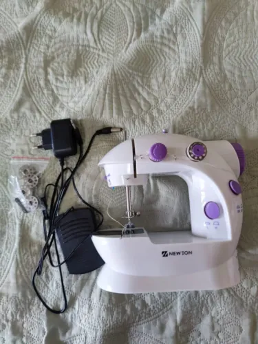 Mini Máquina de Costura New Ion