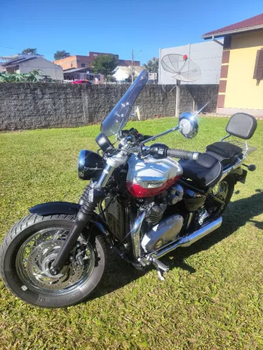 Triumph bonnevile speed master 
