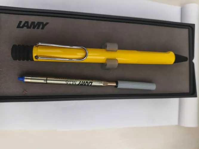 Caneta Lamy Safari esferográfica