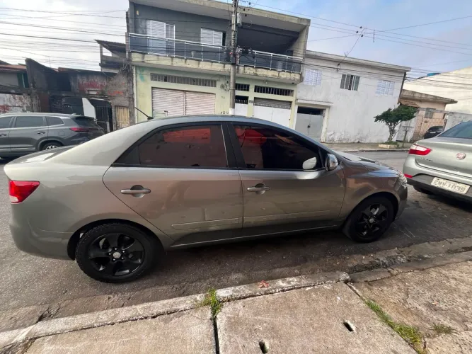 Kia Motors Cerato 1.6 16V Mec. 2011