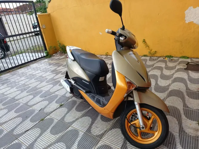 honda lead 110 2010