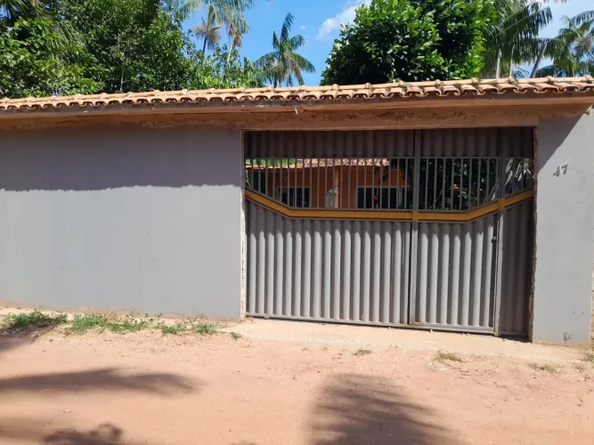 Vende-se casa em outeiro