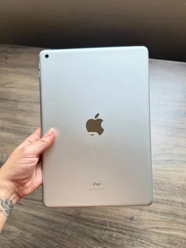 ipad 8 64GB