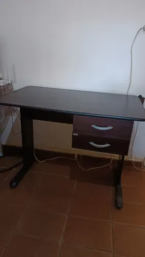 Meça de escritório 1,00m x 0,60m x 0,75m com duas gavetas 