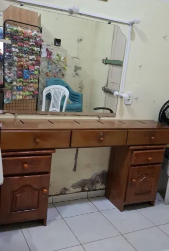 Bancada de agelim pra salão de beleza.
