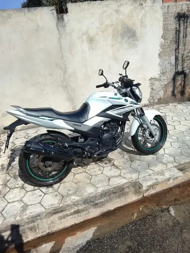 Moto em ótimo estado de conservação