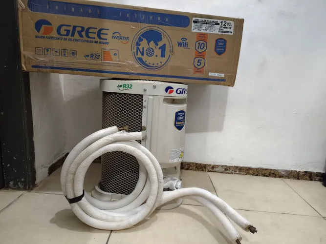 Ar-condicionado Gree 12.000 BTUs Inverter frio-R32 com Wi-fi 