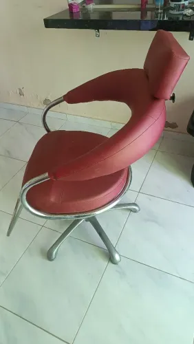 Cadeira de barbeiro e Lavatório