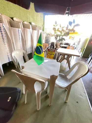 Mesa de plástico empilháveis