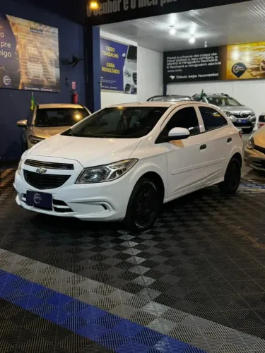 Chevrolet Onix Hatch LS 1.0 8V Flex Power Mec. 4P 2015