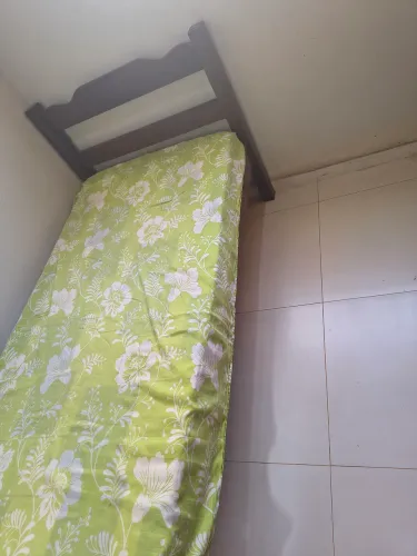 Cama de madeira