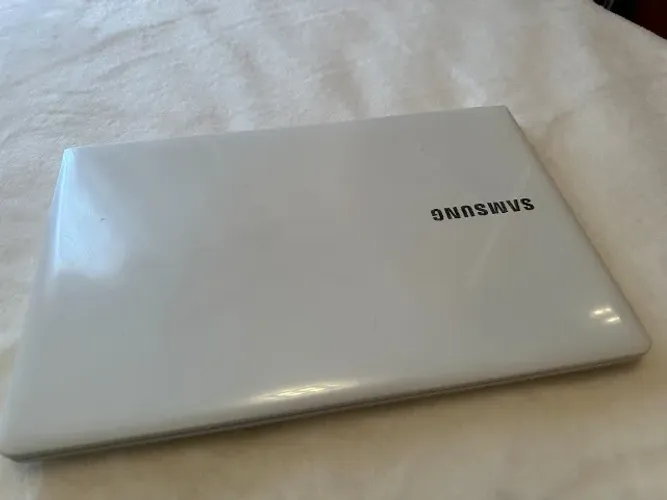 Notebook Samsung i7/8GB/SSD Branco - excelente máquina