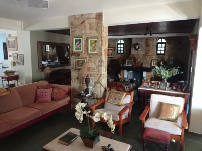 Casa em Condomínio - Canta Galo - 4 Dormitórios sendo 3 Suítes - 173m²