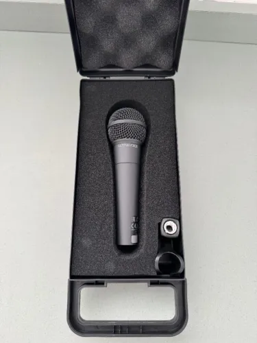 Microfone Behringer Ultravoice XM8500 Dinâmico Cardioide cor preto