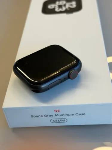 Apple Watch SE 44mm LTE 