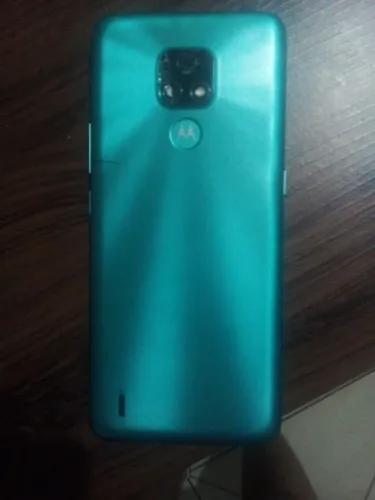 Motorola Moto E7 Verde - Quebrado - Vibra e Acende (Para Peças ou Conserto)