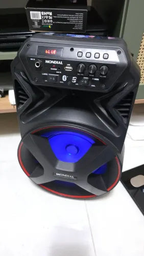 Caixa Amplificada Mondial CM250 250W RMS Preta - Bivolt