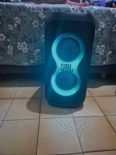 Vende se caixa de son JBL