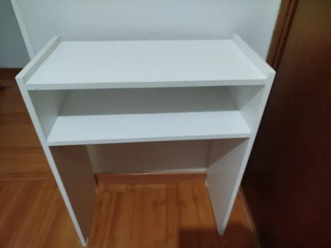 Mesa compacta para Home Office 