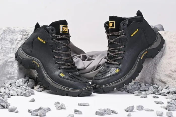 Botas Caterpillar top de linha números 37 38 39 40 41 42 43 
