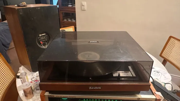 Toca discos Gradiente Garrard 830s
