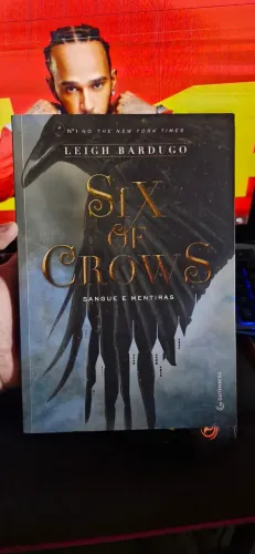 Livro Six Of Crows