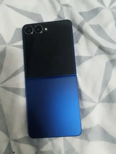 Samsung z flip 7 256 gb 12 ram