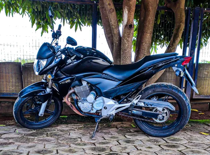 Vende-se CB300