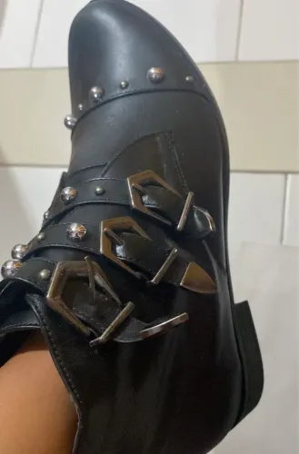 Bota Marca Varru de couro original 38