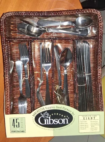 Conjunto de Talheres em Aço inox 45 peças