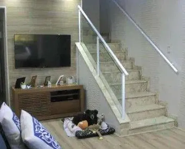 Sobrado com 3 dormitórios à venda, 223 m² por R$ 1.099.000 - Vila Adelaide Perella - Guaru