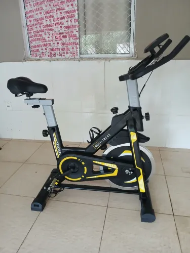 ? BICICLETA DE SPINNING WCT FITNESS - POUCO USO!<br>? Valor: R$ 1.000