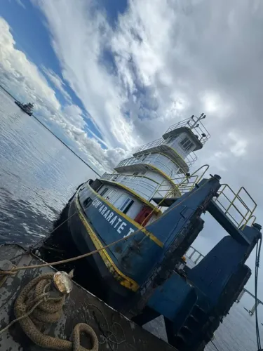 rebocador 600hp