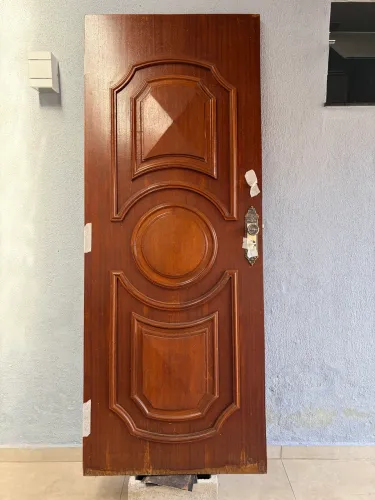Porta de madeira sucupira 81,5 x2,095