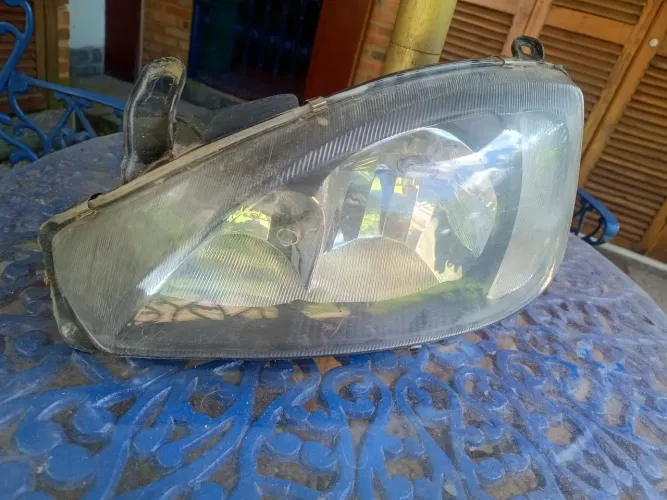 Faróis Corsa montana