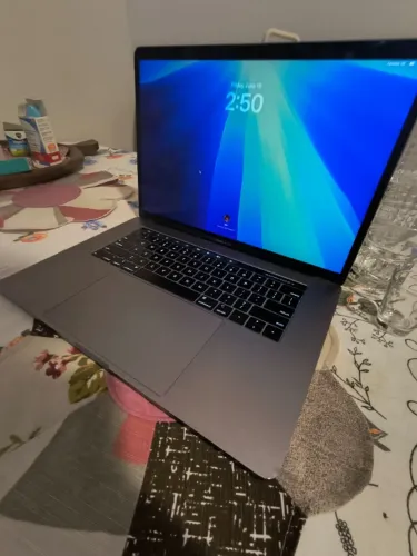 macbook pro 15 2018