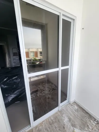 Porta para varanda vidro temperado 