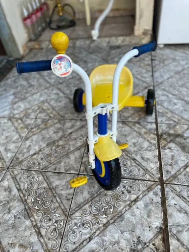 Triciclo infantil
