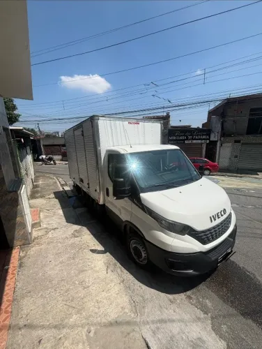 Iveco Daily Furgão 30-130 2.3 7,3m³ (die)(e5) 2022