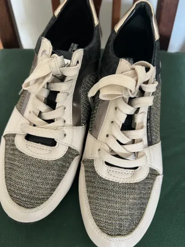 Tênis Michael Kors tamanho 34 original