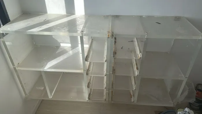 PEÇA ESTANTE EM ACRÍLICO 1,49 x1,05