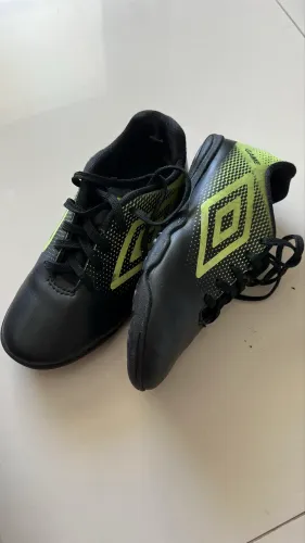 CHUTEIRA UMBRO GAME PARA FUTSAL (Tam.32 Brasil)