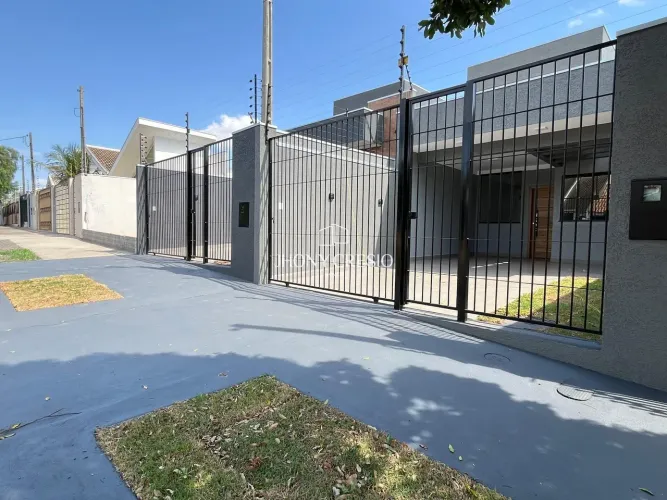 Casa com quintal Grande, fácil negociação. Maringá