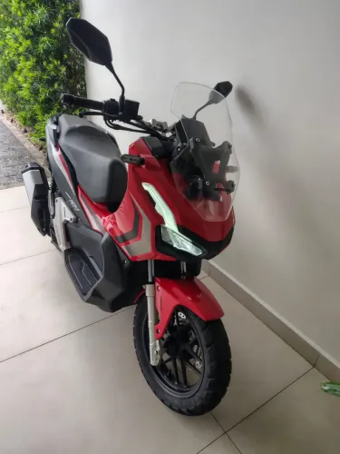 ADV 150 baixo km - único dono