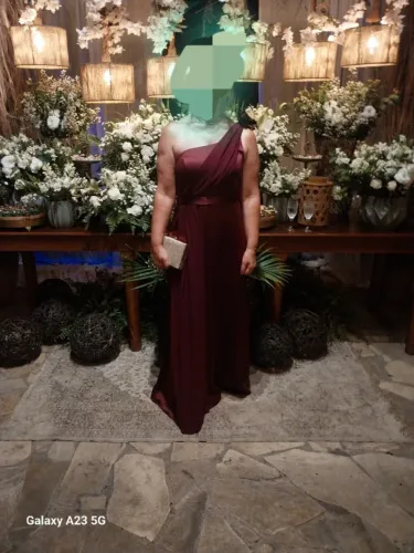 Vestido festa cor Marsala