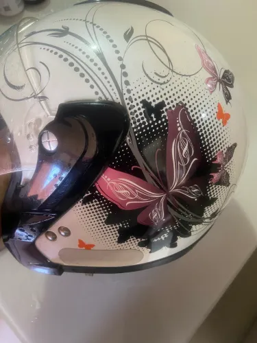 Capacete feminino